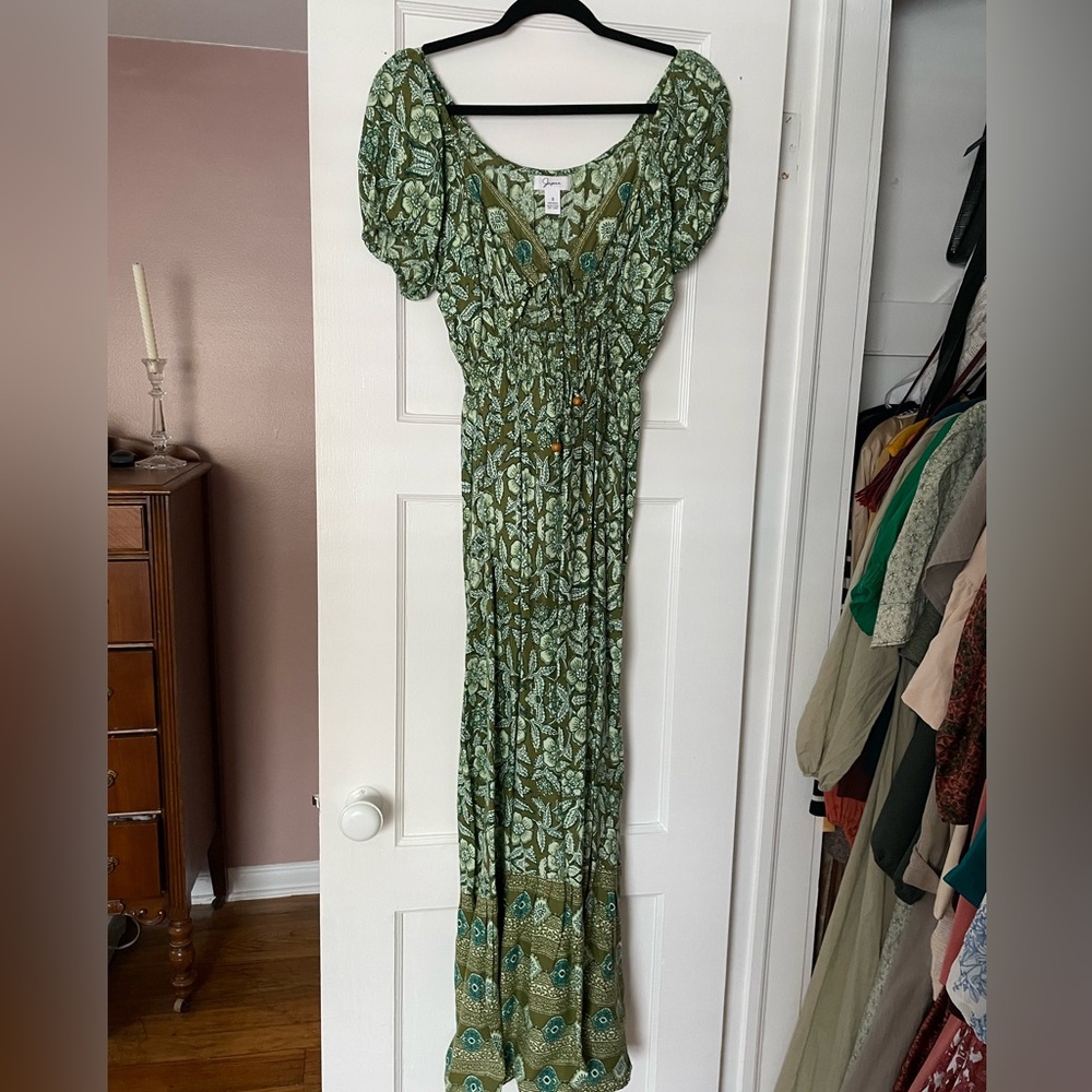 Green pattern maxi dress